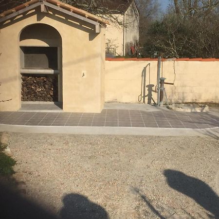 Superbe gîte à la campagne dans le bordelais Saint-Vivien-de-Blaye Exterior foto