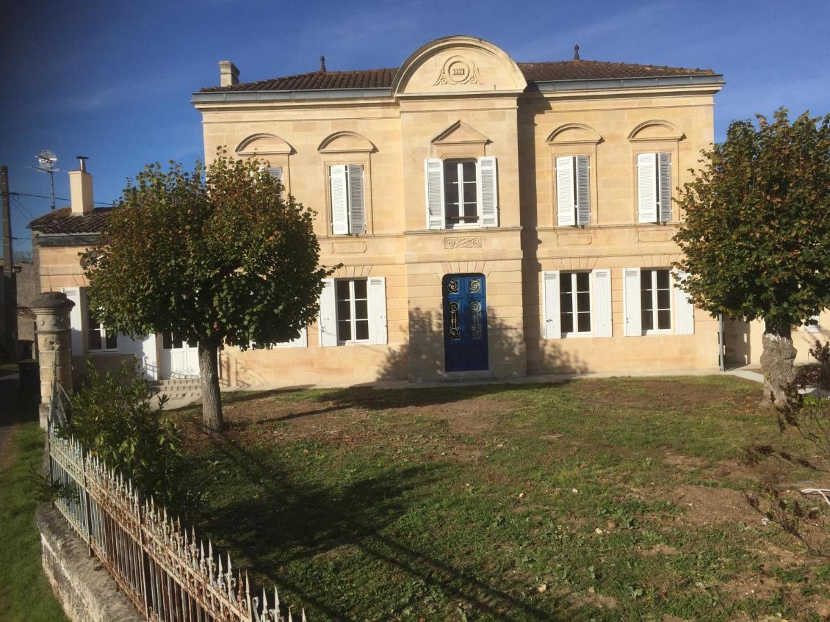 Superbe gîte à la campagne dans le bordelais Saint-Vivien-de-Blaye Exterior foto