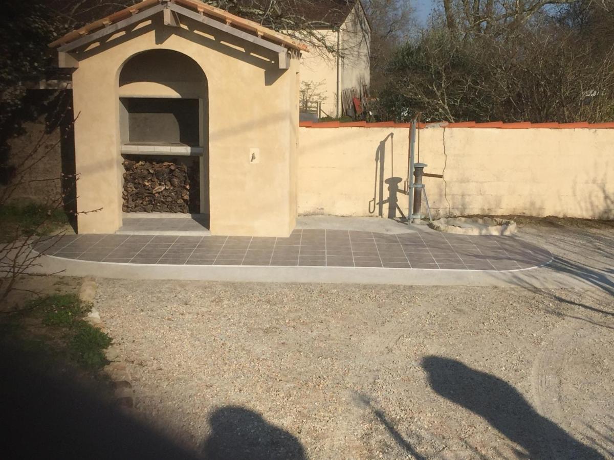 Superbe gîte à la campagne dans le bordelais Saint-Vivien-de-Blaye Exterior foto
